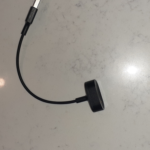 Fitbit inspired Hr charger - Picture 2 of 5